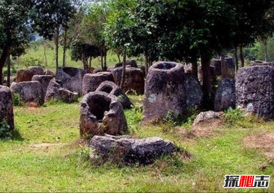 老挝石缸阵之谜，3000个石缸疑似古人存放尸体石棺/未解