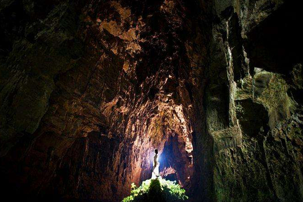 沙姆巴拉洞穴