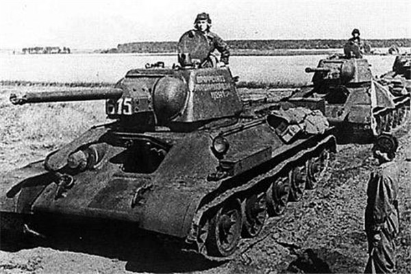 苏联1000吨巨坦 苏联想研发的巨型坦克（美好构想罢了）
