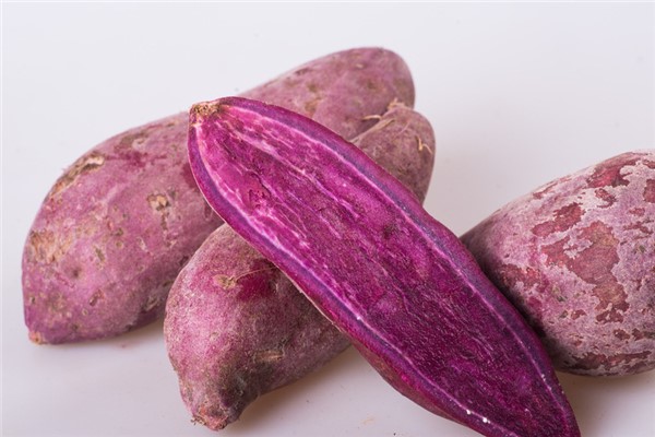 巧煮紫薯粥不变色：加入酸性物质就不会变色了（柠檬酸）