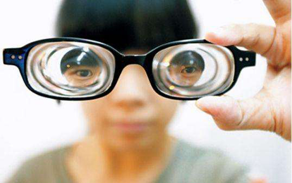 人的眼睛为什么会近视?导致眼睛近视的因素是什么