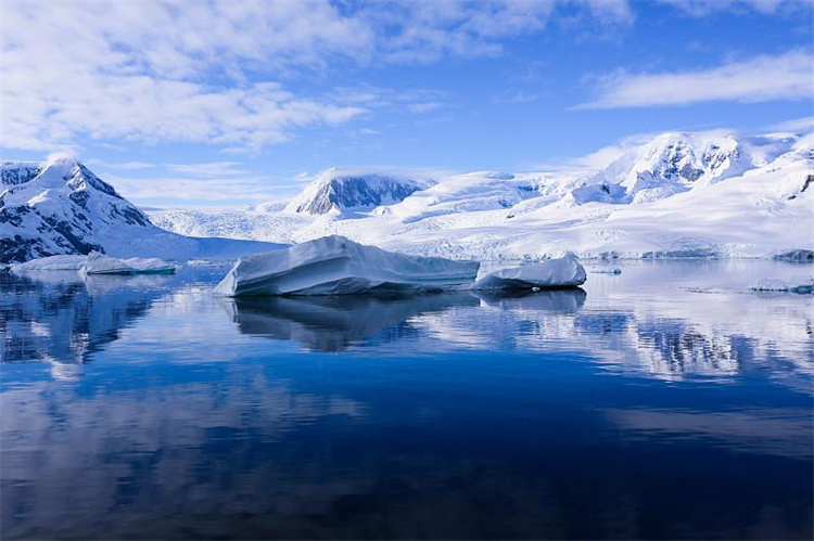 神秘巨物惊现南极 直径长达五十多公里 背后究竟是什么来头