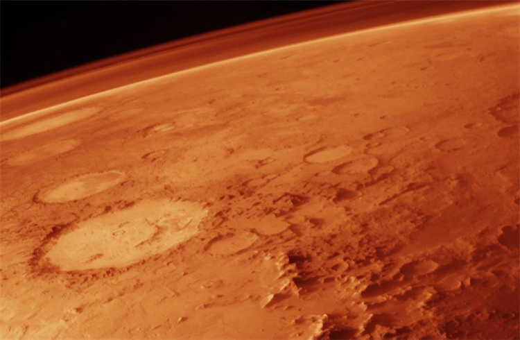 火星探测器 传递回地球的诡异图像 该如何解释（无法定夺）