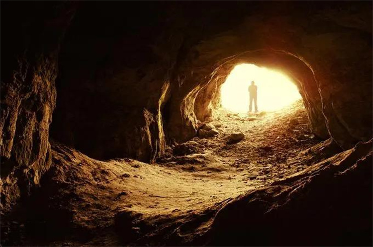 世界上最神秘的洞穴 内部别有洞天（降低人类患病概率）