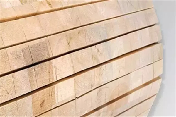 世界上最软的木头是什么 巴沙木（质量轻硬度软）