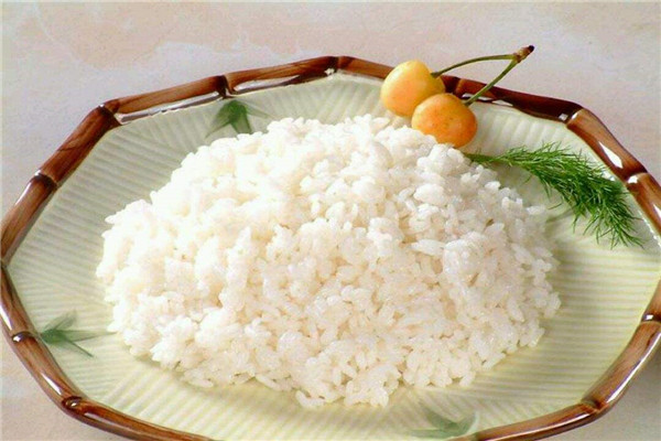 一人份米饭放多少g米?两个人的米饭要放几碗米