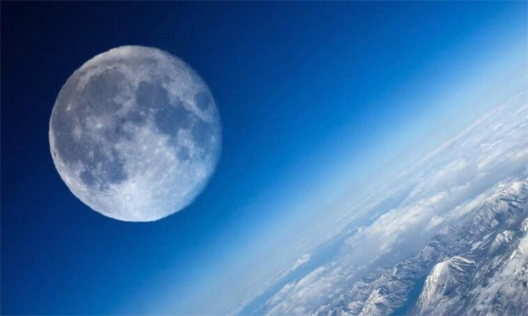 神秘飞船出现在月球上 究竟是怎么一回事？（不曾得知）