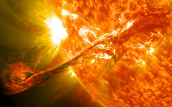 太阳的内部出现了生命存在 被卫星拍摄到的诡异黑点（不曾得知）