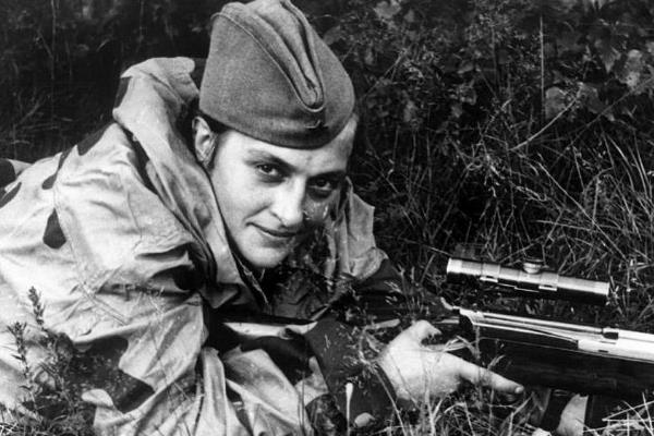柳德米拉·帕夫利琴科:世界第一女狙击手(击毙309名敌军)