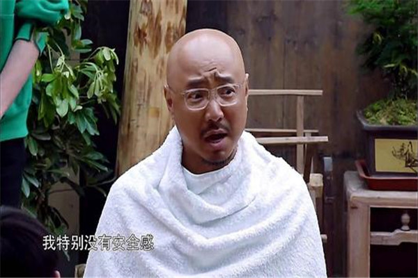 徐峥肚子发福像怀胎7月 本人直接做出回应（中年发福）