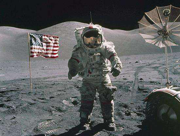月球上有外星人吗?美国因为发现外星人终止登月计划?