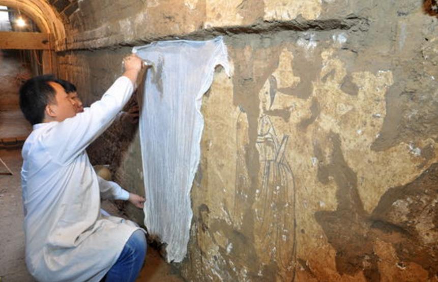 考古学家发现古墓中的超短裙，被认为是珍贵的文物（古代短裙）