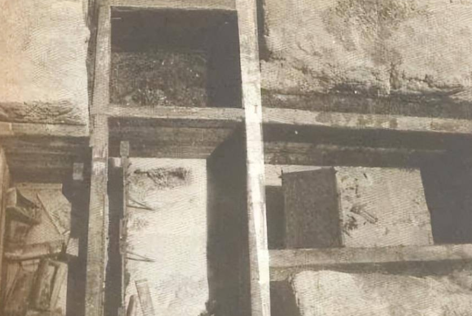 挖掘千年古墓 居然发现了会移动的棺材（移动棺材）