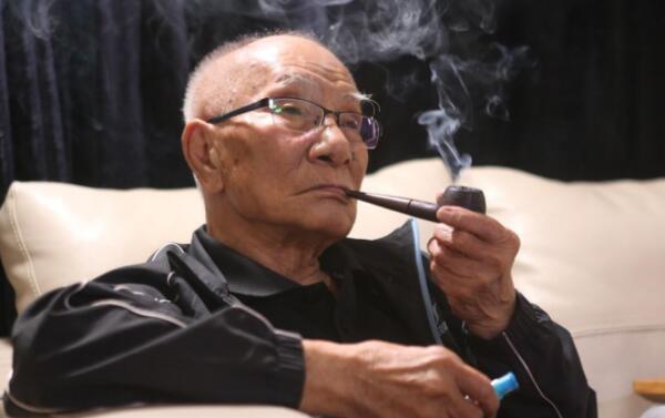 叶准今年多少岁了，98岁，1924年出生于广东佛山