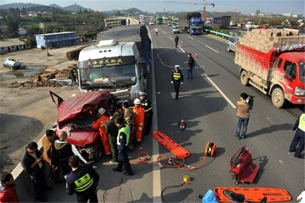 中国最惨的十大车祸：沁源特大交通事故是建国以来最严重的