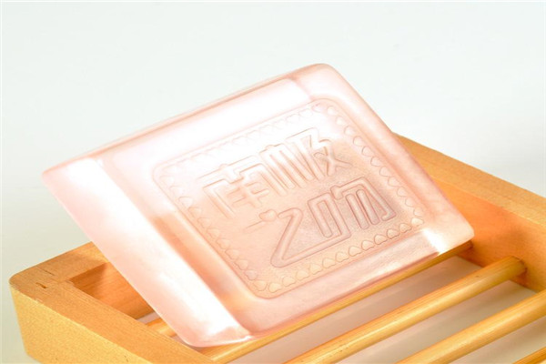 透明皂是碱性的吗 透明皂为什么是碱性的有什么好处