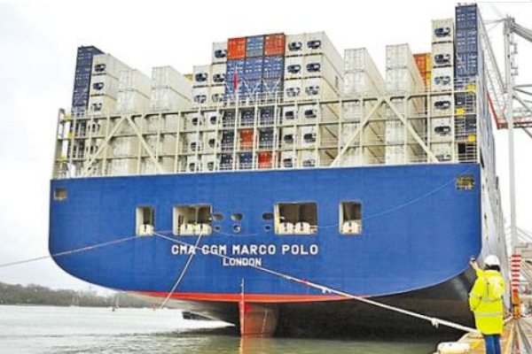 世界最大货轮:可装18.6万吨(甲板相当于50个篮球场)