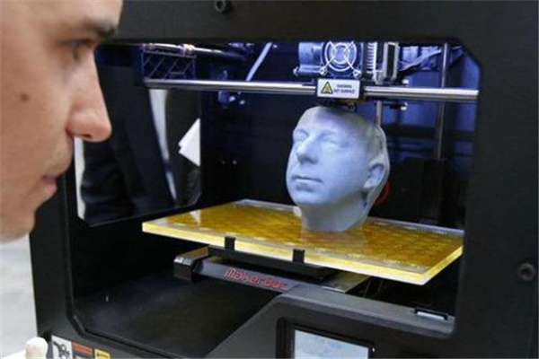 3D打印发明者是谁：查克·赫尔（发明于1983年）