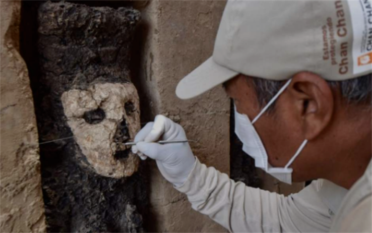 南美挖掘到三千年前的古墓 文物上居然有汉字（山海经传说）