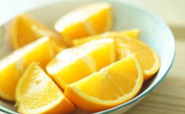 橙子和酸奶能一起吃吗，不能（同食会出现腹胀等症状）