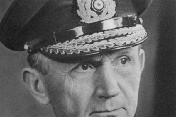 卡尔·邓尼茨简介：纳粹时期的的德国统帅（参与一战二战）