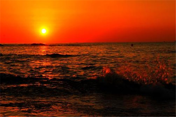世界上最热的海是哪个 红海（海水温度很高越深越高）