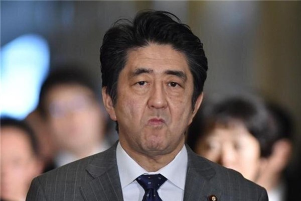 日本首相是不是得听天皇的？首相掌管政务（天皇无权力）