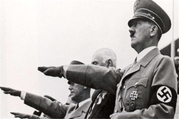 阿道夫·希特勒为什么恨犹太人：被反犹主义教育洗脑