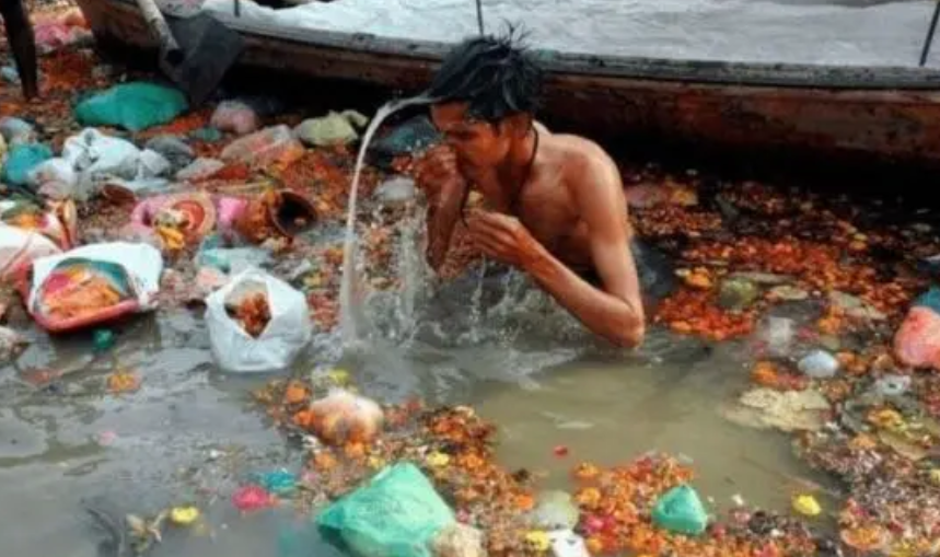 明明有自来水 为啥印度人还要喝空调水？（印度信仰）