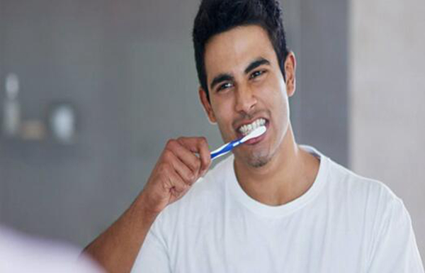 十几年不刷牙还有救吗 不刷牙的害处有哪些（牙结石）