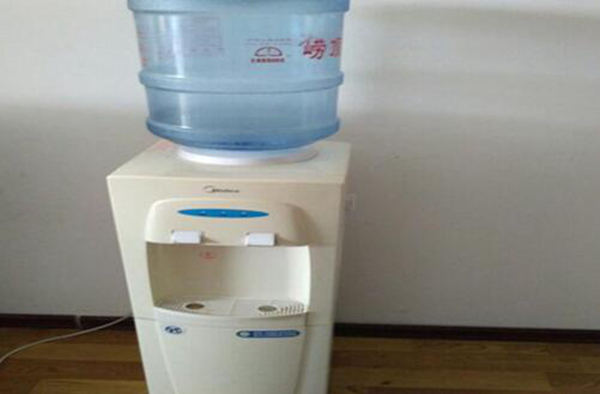 家里该不该买饮水机 使用饮水机时要注意什么