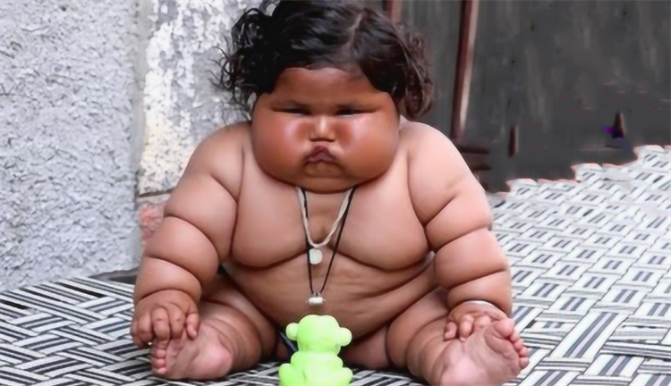非洲的肥胖婴儿 五岁体重超过二百斤（肥胖儿童）
