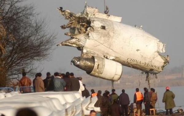 2004年包头空难事件：包头飞往上海，起飞坠落55人丧生
