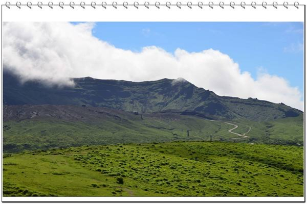 世界上最大的火山口 日本阿苏山火山口（喷发剧烈）