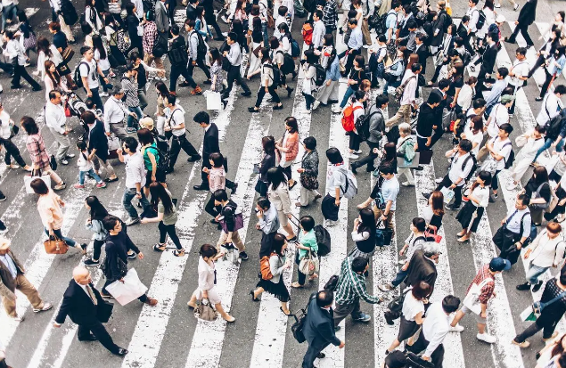 年亏损300亿美元，裁员1.8万人！世界最大电商集团正深陷泥潭