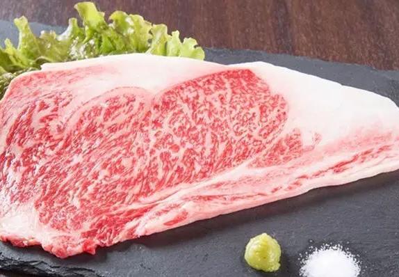 吃不到牛肉的日本人1公斤和牛卖1.2万？ （培育出顶级和牛方法）