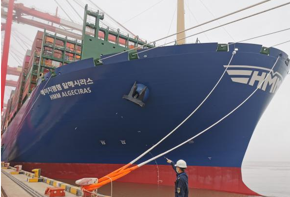 世界上最大的集装箱船：“现代·阿尔赫西拉斯”号