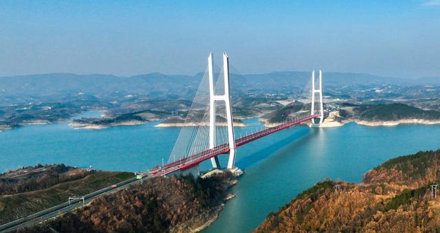“世界之最”特大桥跨越丹江口水库，已经正式通车