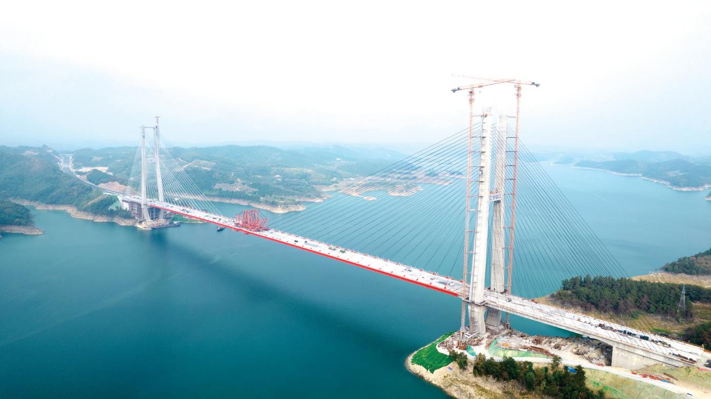 “世界之最”特大桥跨越丹江口水库，已经正式通车