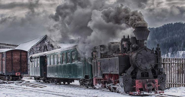 世界上第一辆火车是谁发明的，航海家号蒸汽火车