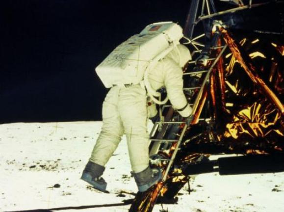 阿波罗从月球带回的三眼女尸  美国掩盖真相 （有目的性的谣传）