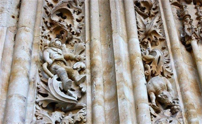 神秘的萨拉曼卡大教堂：16世纪的宇航员雕塑与魔鬼建筑师的传说