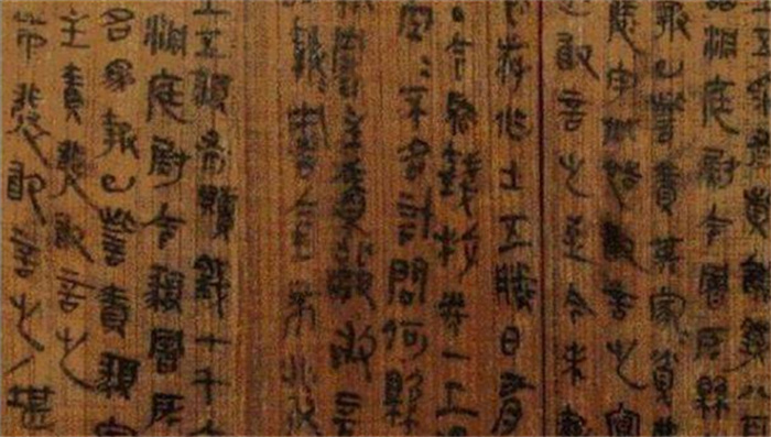湖南古墓发现3万多册古籍 或将改写秦始皇形象 无人敢信