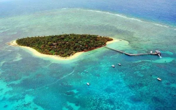 世界排行榜上最美的三大岛屿 令人心生向往（马尔代夫群岛第一）