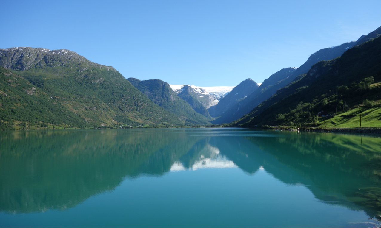世界上蓄水量最多的湖泊排名 前四名分别是（里海居第一）