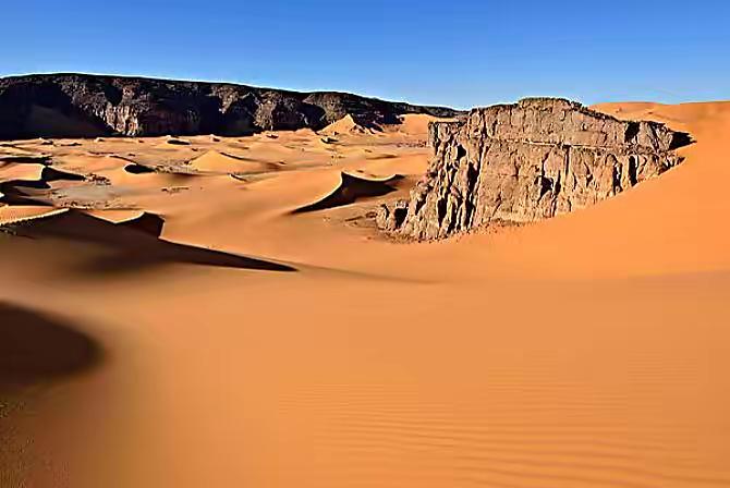 世界范围内最大的沙漠 相当于大半个中国（撒哈拉沙漠）