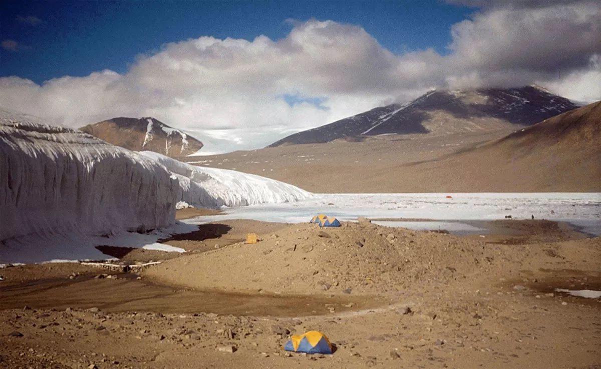 世界范围内最冷的一片沙漠 90%以上都被冰雪所覆盖（南极洲沙漠）
