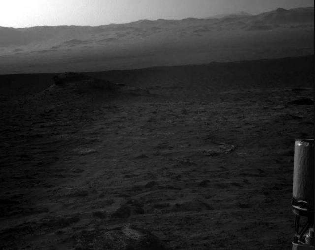 踏上探索火星旅程，好奇号拍到不同寻常的沙海，怎么回事？