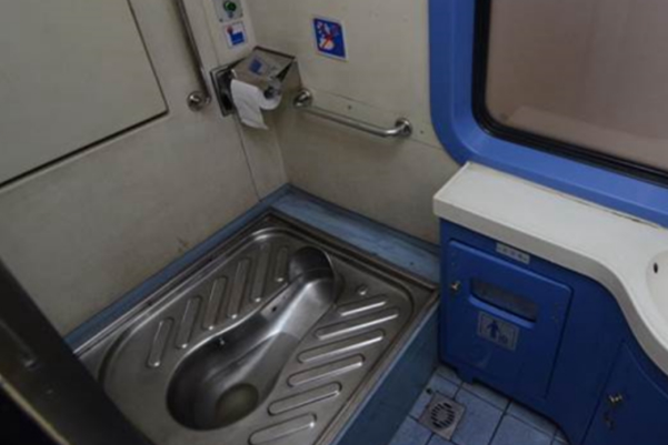 为什么火车上的厕所停车不能使用?(避免污染站内线路)