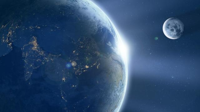 站在2000多光年以外的地方，看当时的地球，能看到秦汉王朝？